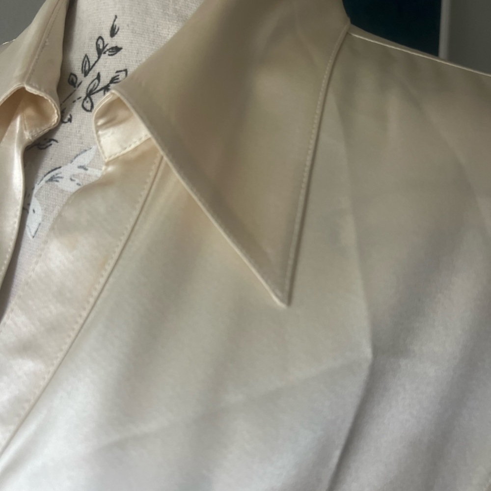 Tesori Cream 100% Silk Button Down Shirt - Picture 3 of 7